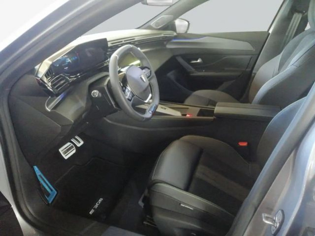 Peugeot e-308