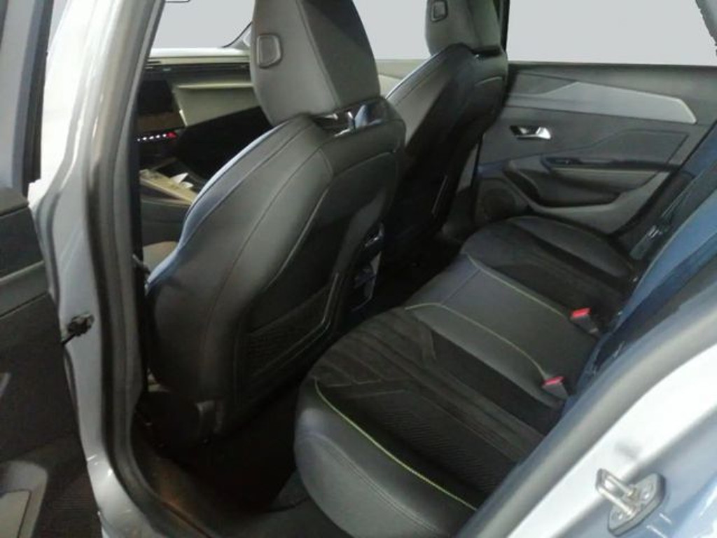 Peugeot e-308
