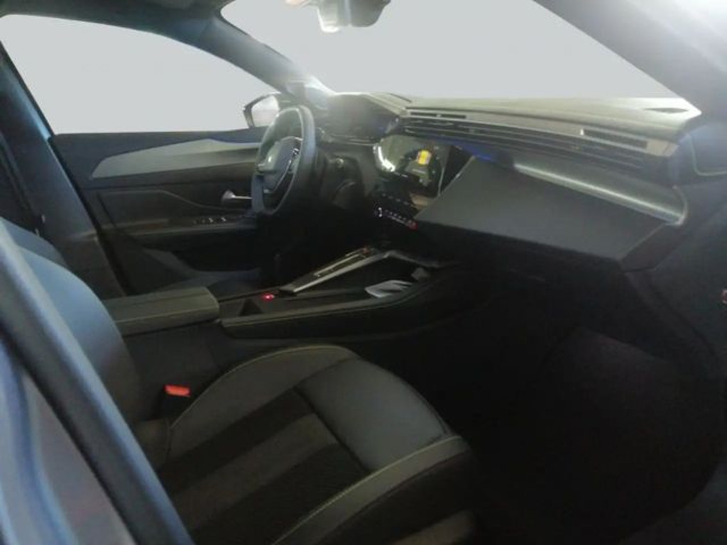 Peugeot e-308