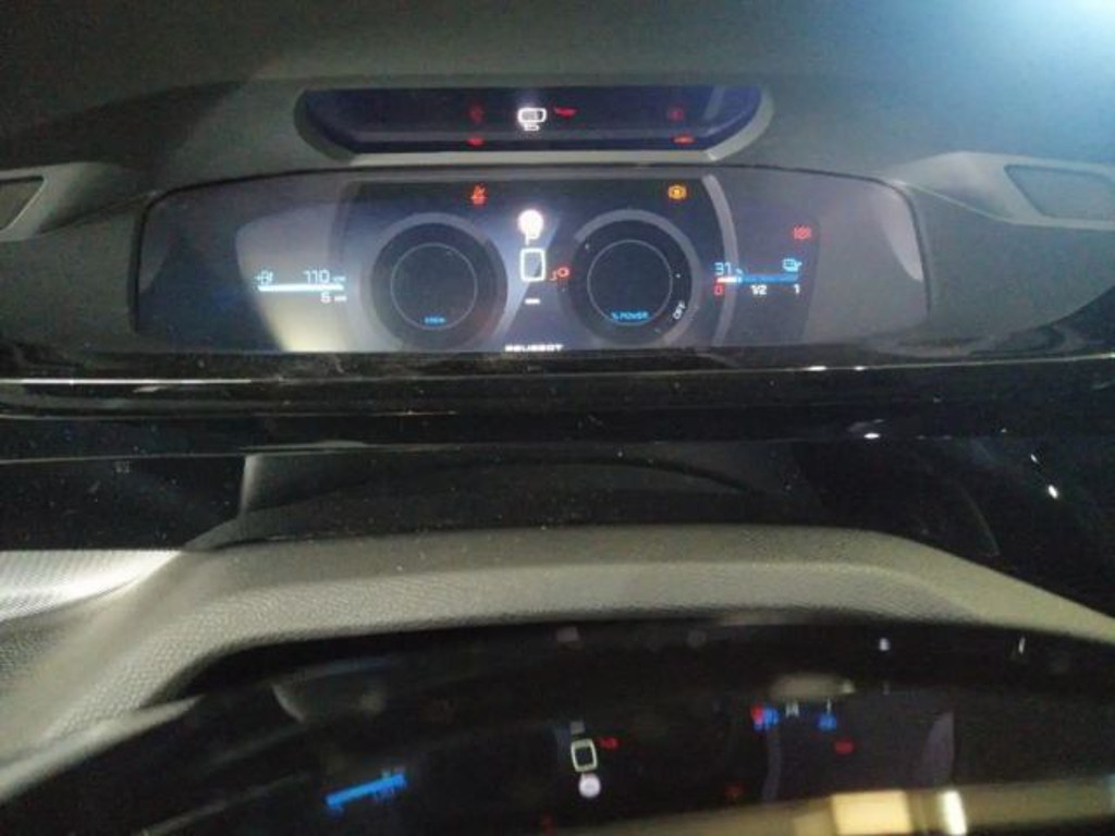 Peugeot e-308