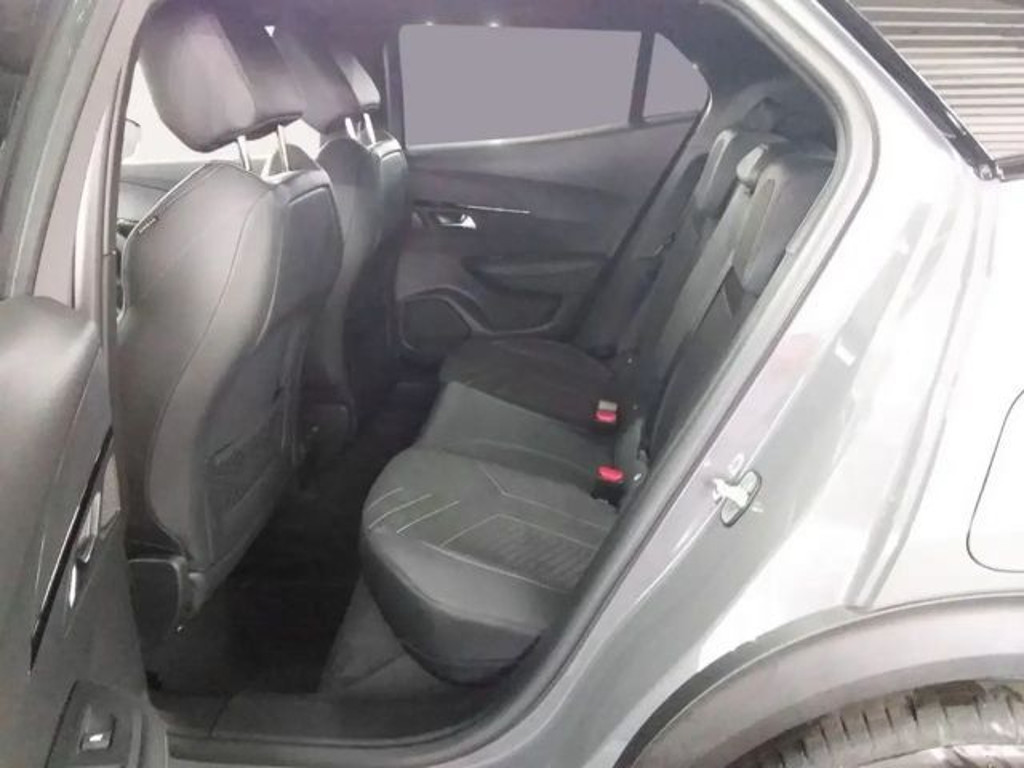 Peugeot e-2008