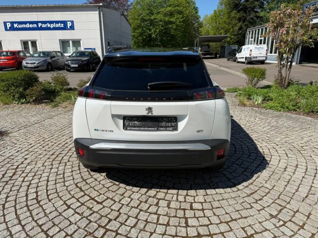 Peugeot e-2008