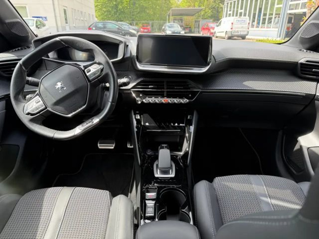 Peugeot e-208