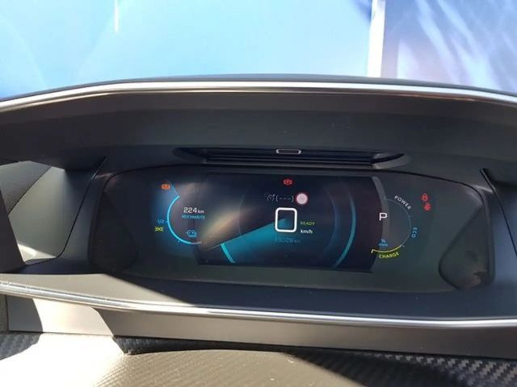 Peugeot e-2008