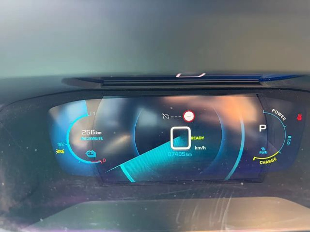Peugeot e-2008