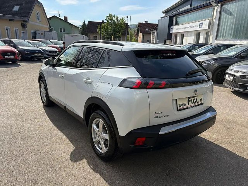 Peugeot e-2008