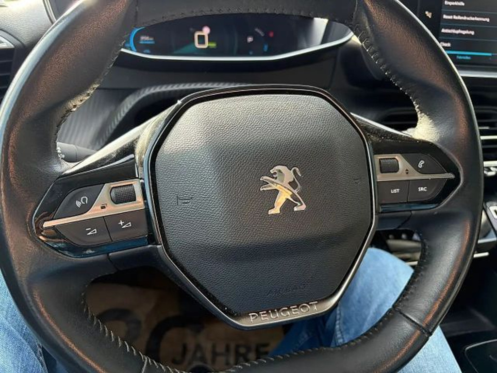 Peugeot e-2008