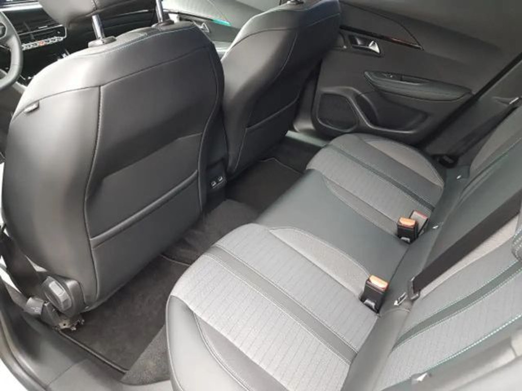 Peugeot e-2008