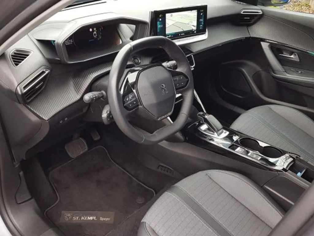Peugeot e-2008