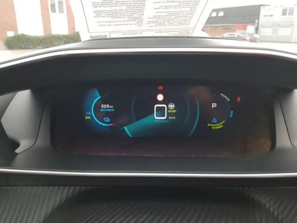 Peugeot e-2008