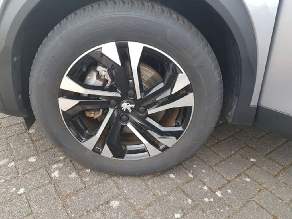 Peugeot e-2008