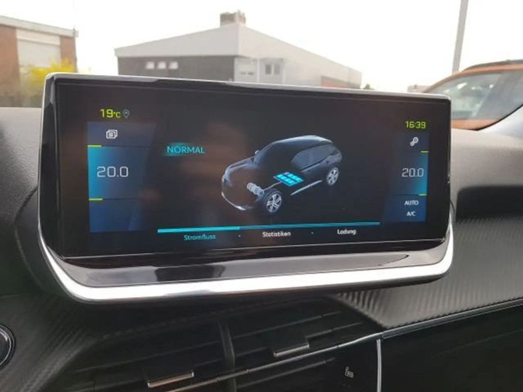 Peugeot e-2008