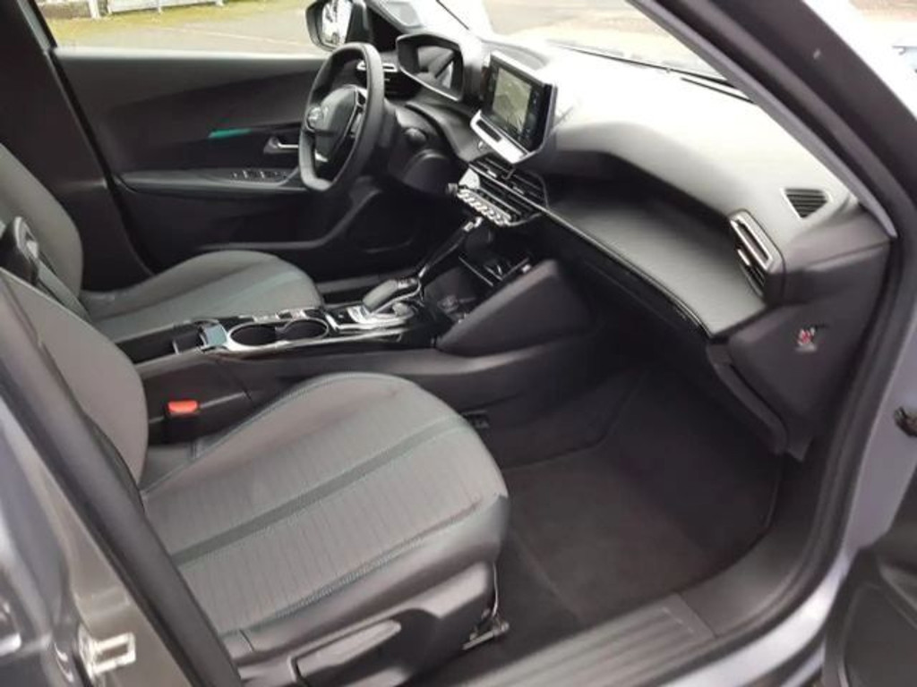 Peugeot e-2008