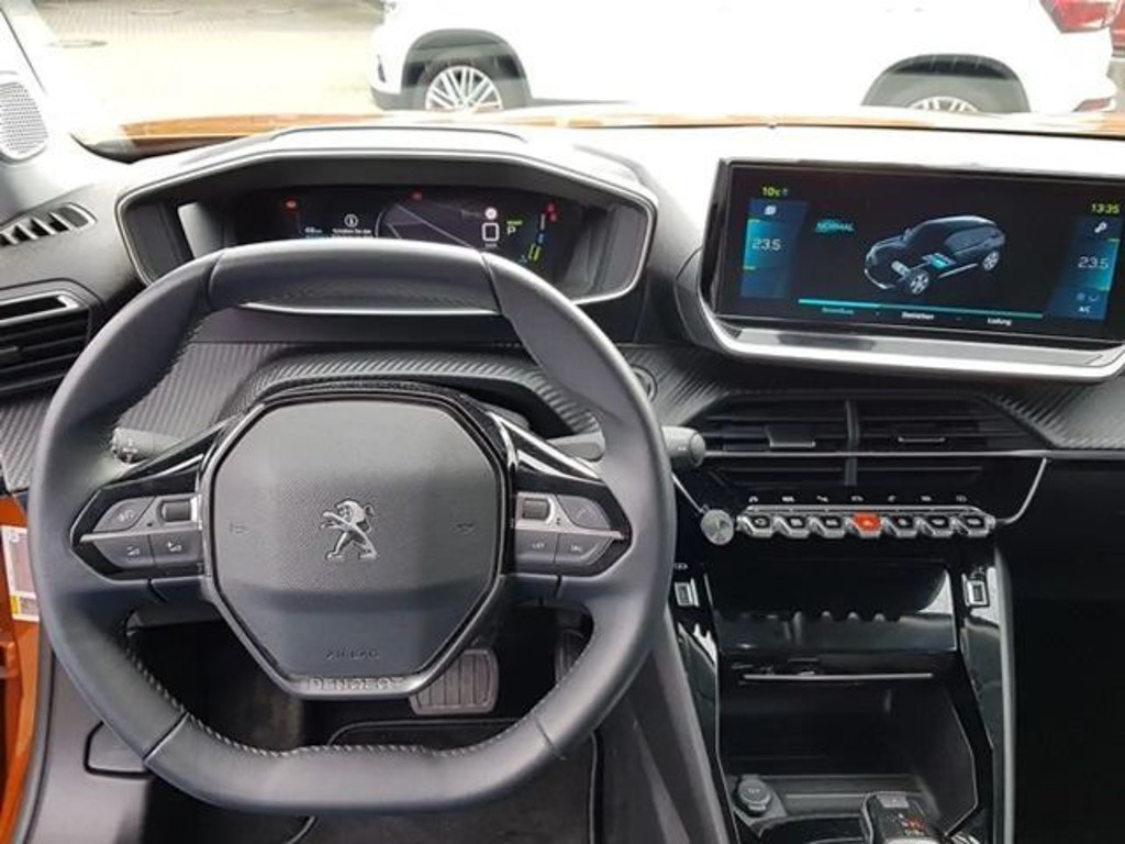 Peugeot e-2008