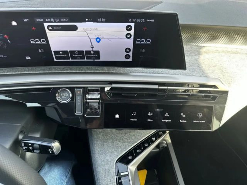 Peugeot E-3008