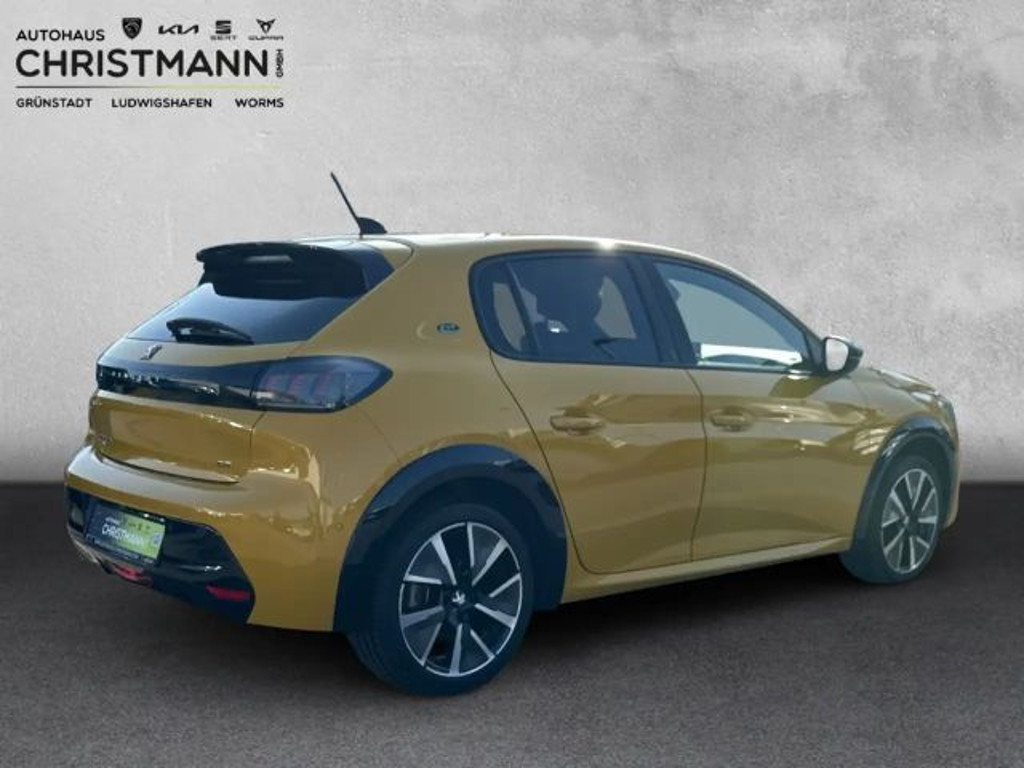 Peugeot e-208
