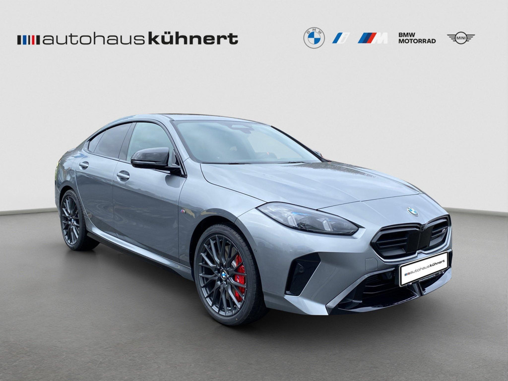 BMW M235