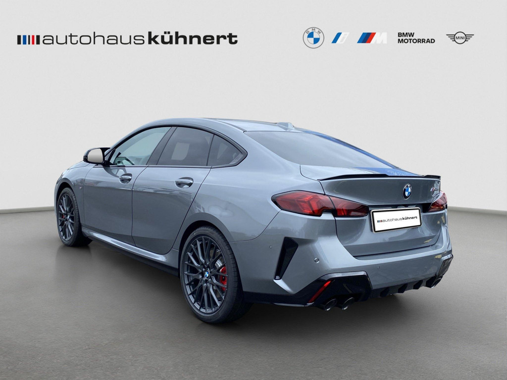 BMW M235