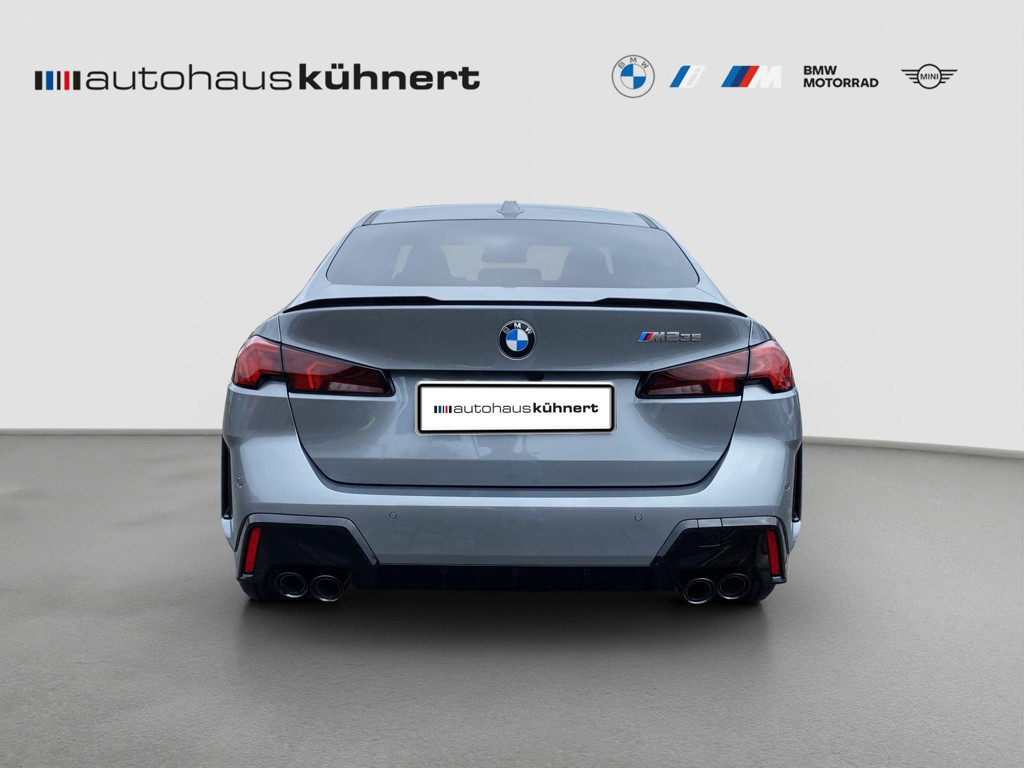 BMW M235