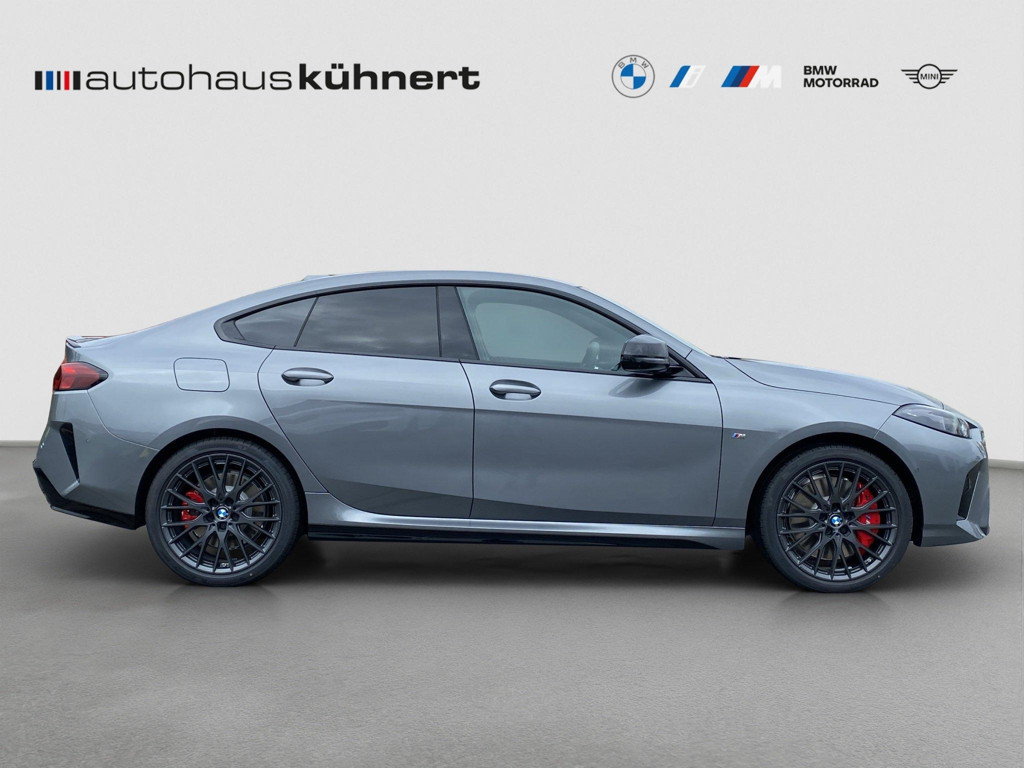 BMW M235