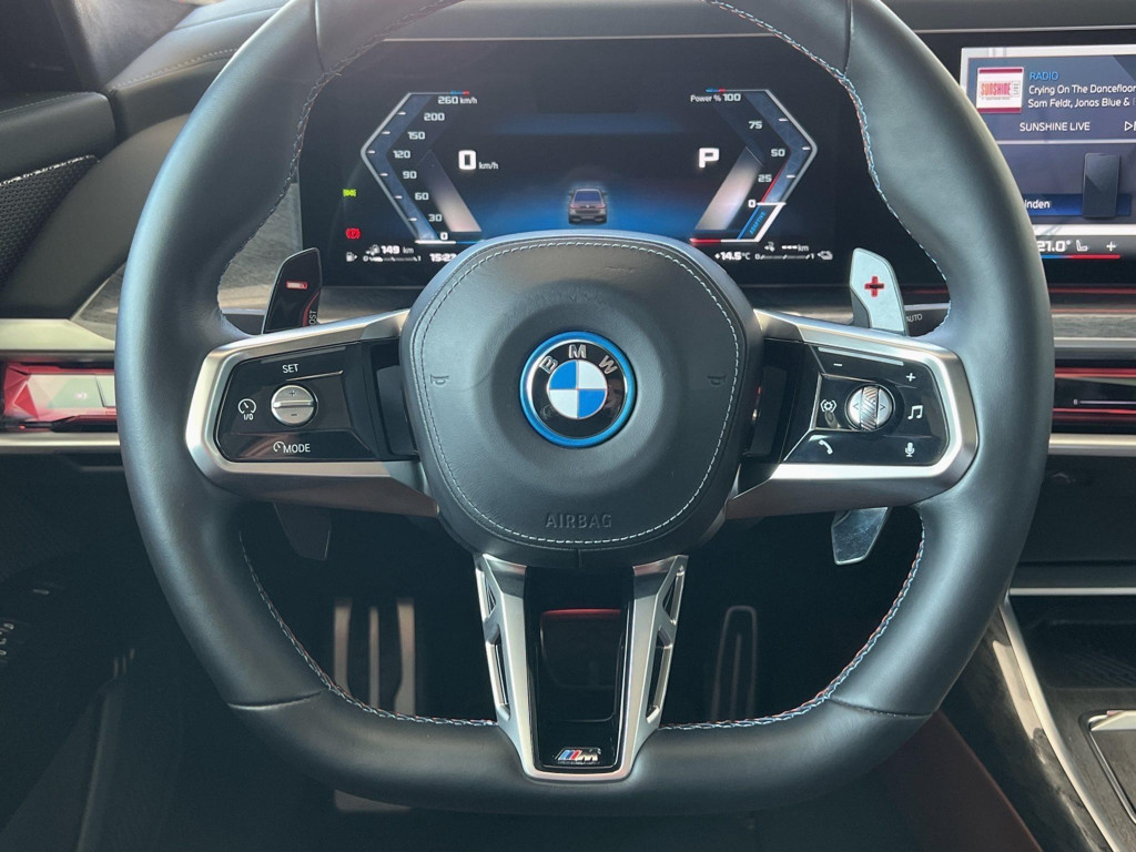 BMW M760