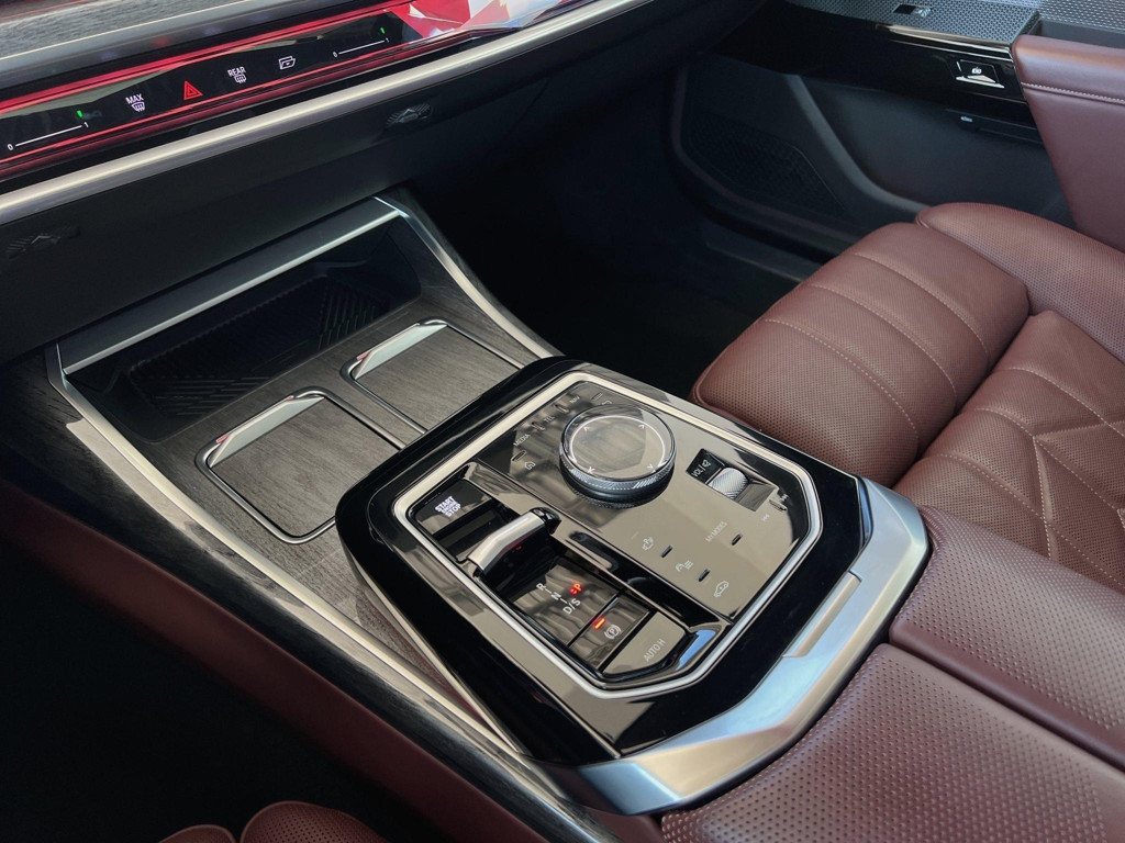 BMW M760