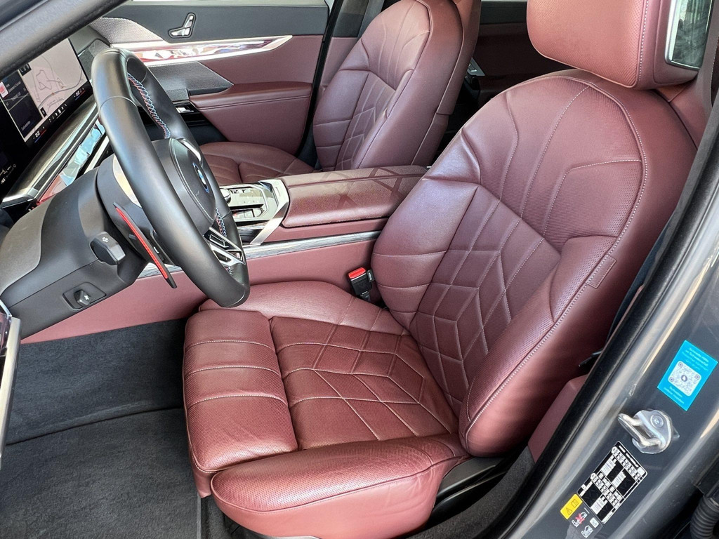 BMW M760