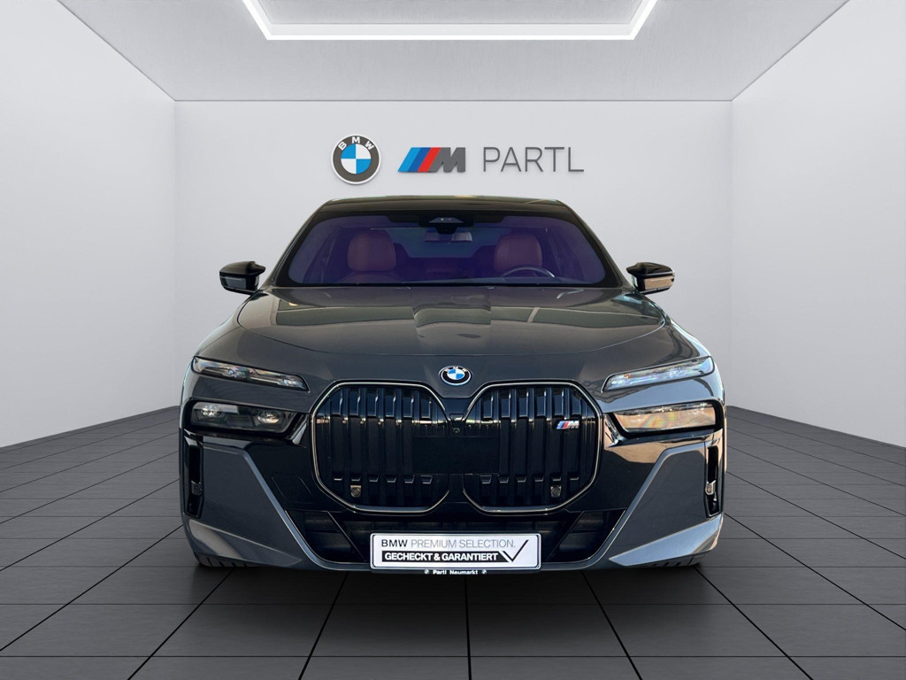 BMW M760