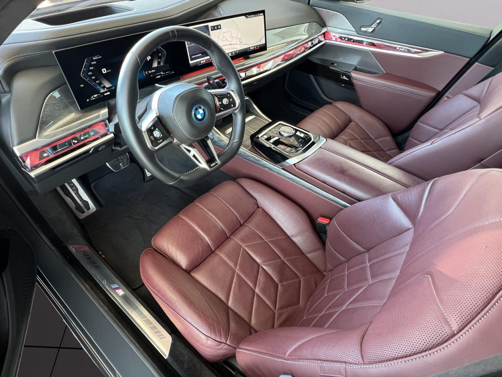 BMW M760