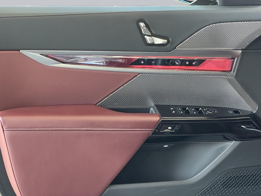 BMW M760