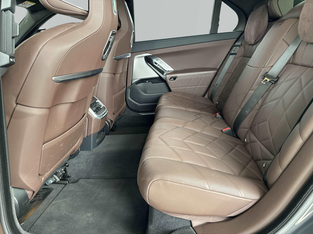 BMW M760