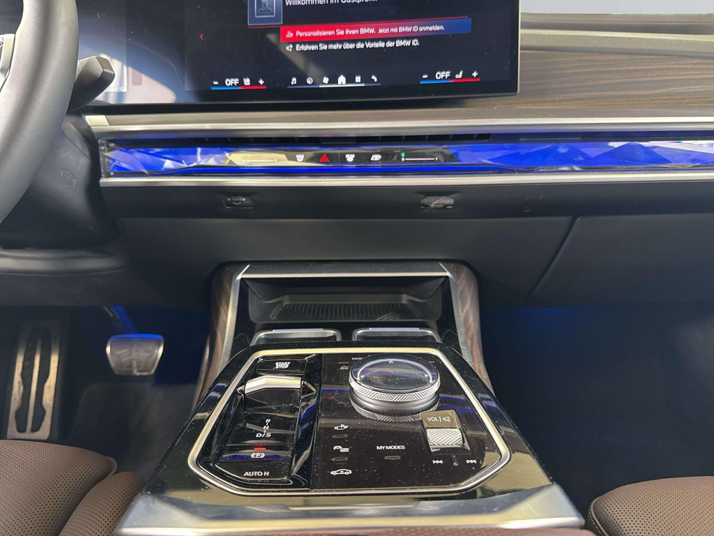 BMW M760
