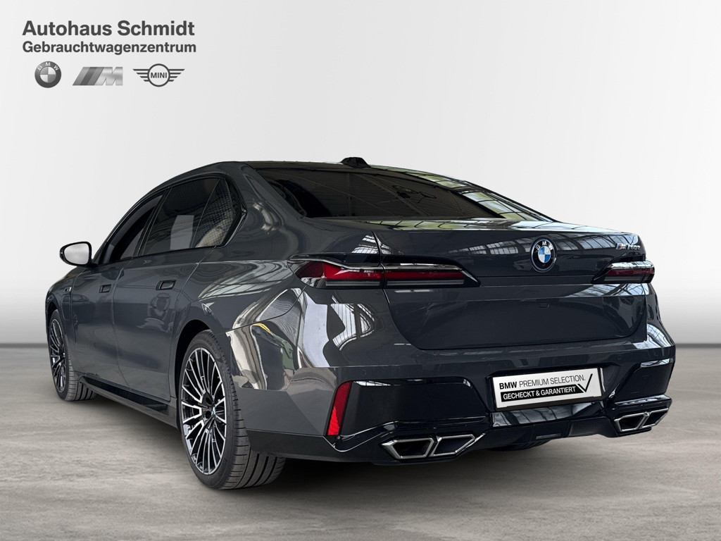 BMW M760
