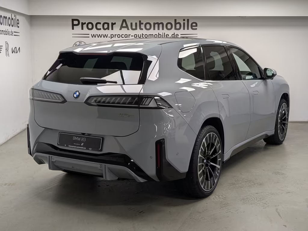 BMW iX3