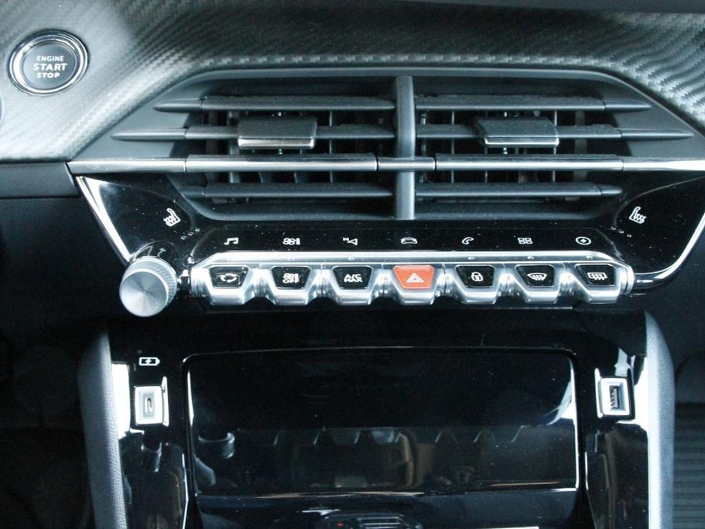 Peugeot e-2008
