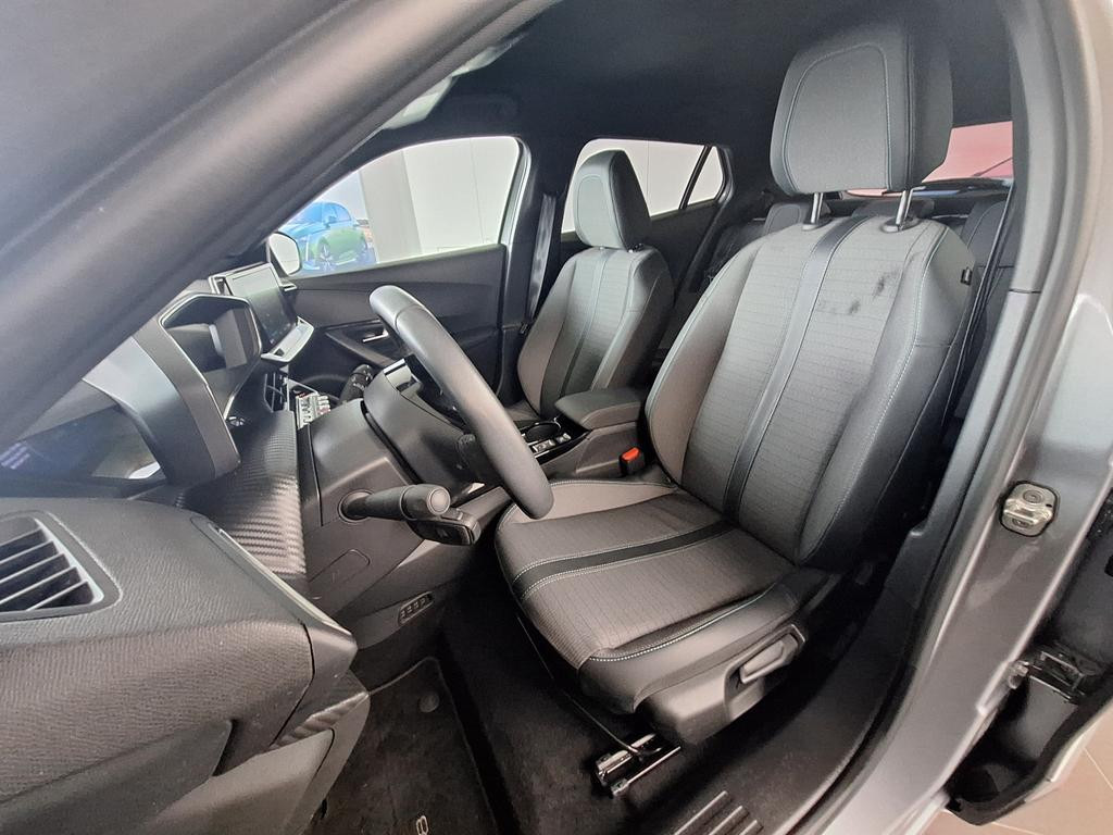 Peugeot e-2008