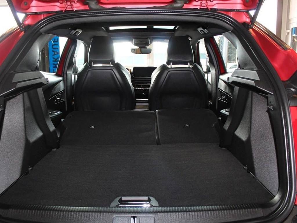Peugeot e-2008