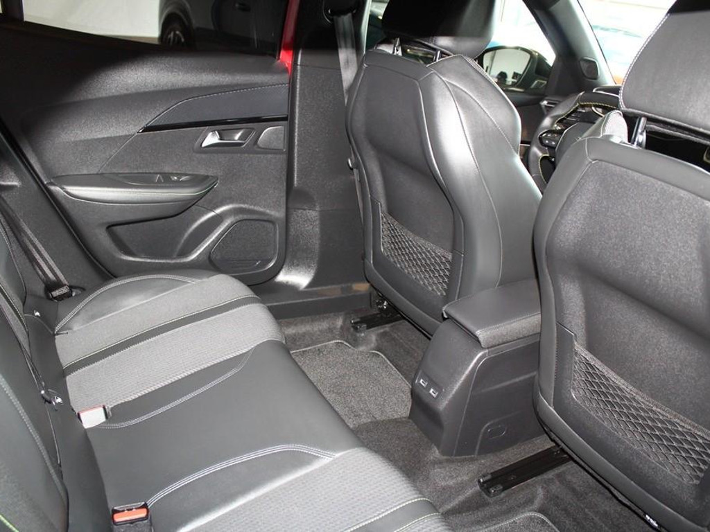 Peugeot e-2008