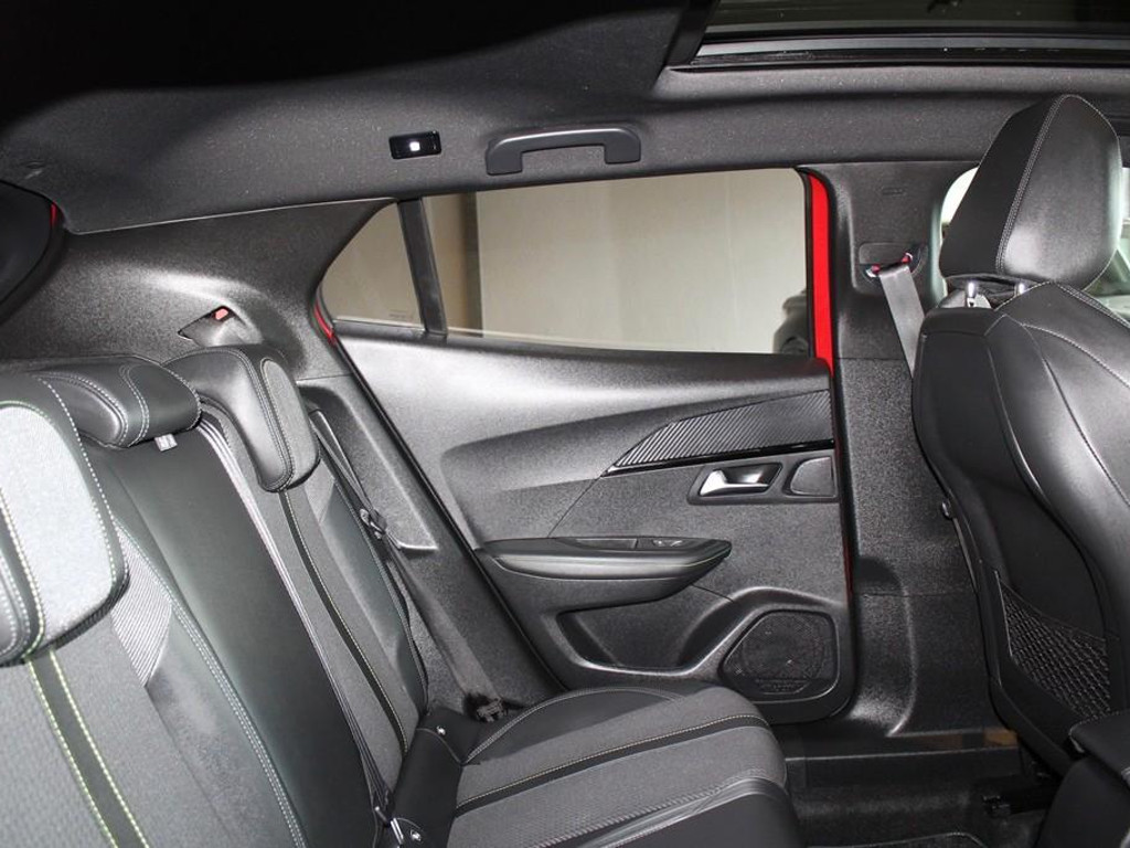 Peugeot e-2008