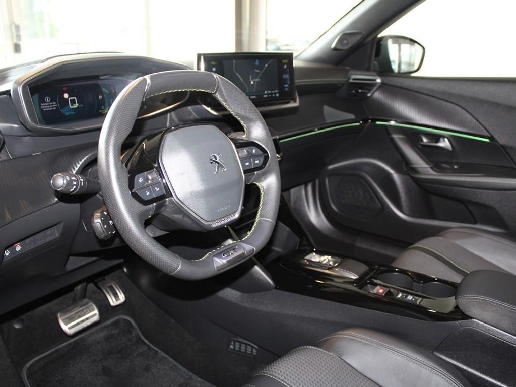 Peugeot e-2008