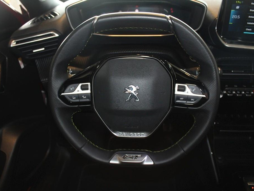 Peugeot e-2008