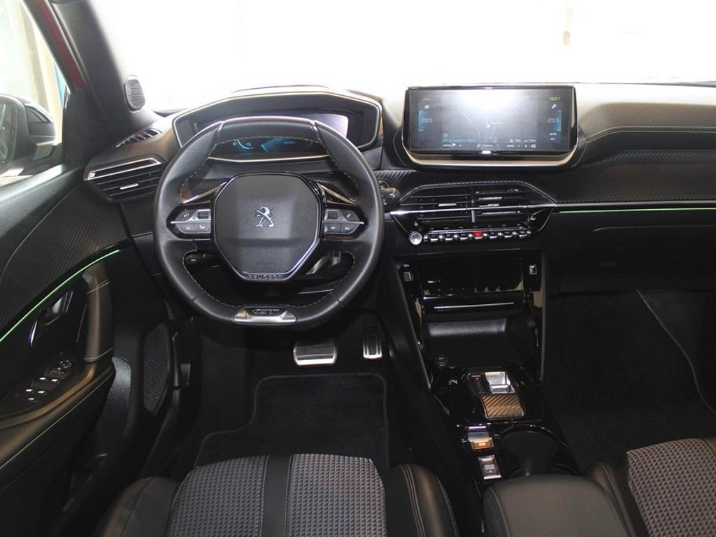 Peugeot e-2008