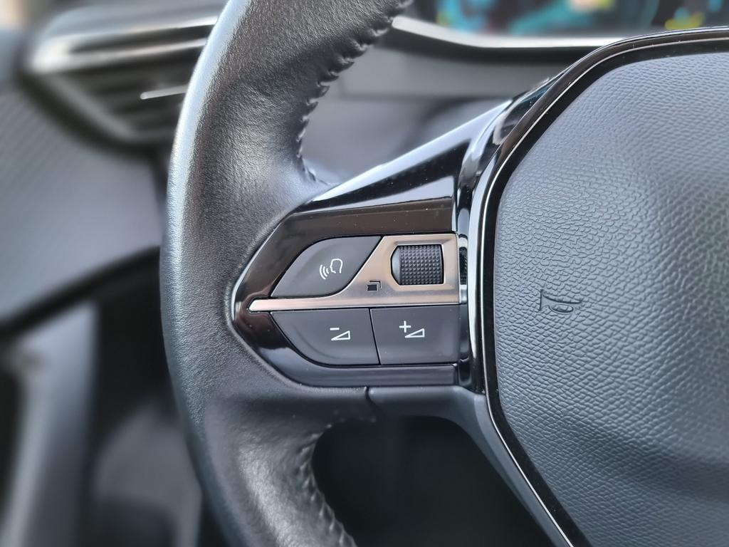 Peugeot e-2008