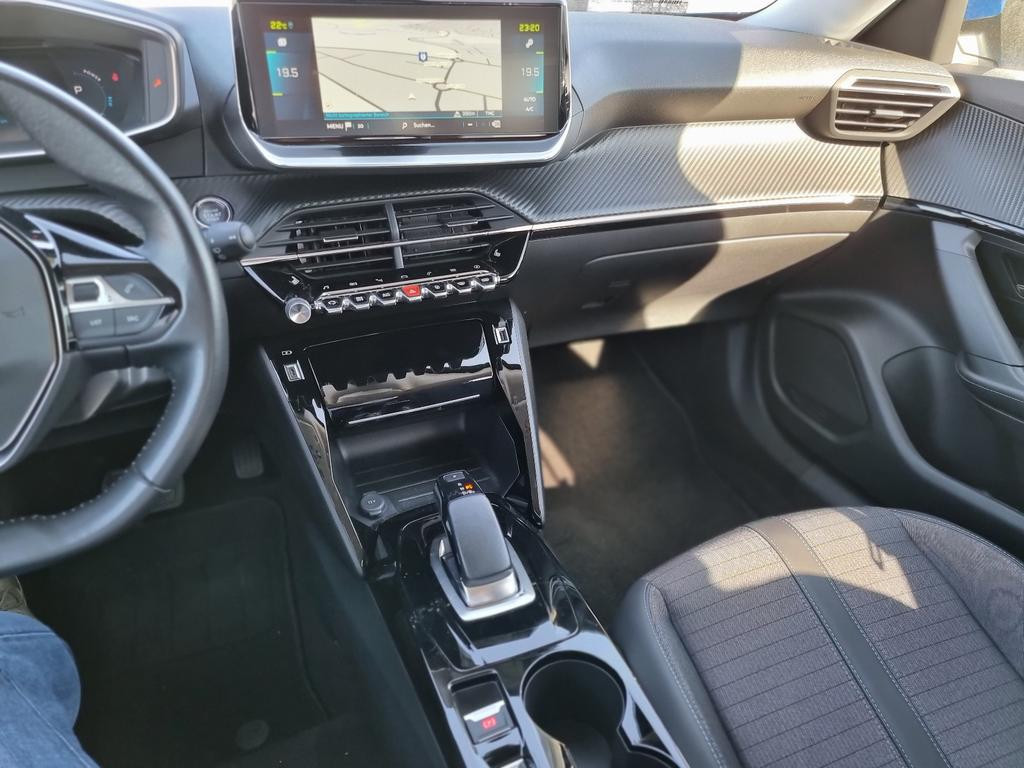 Peugeot e-2008