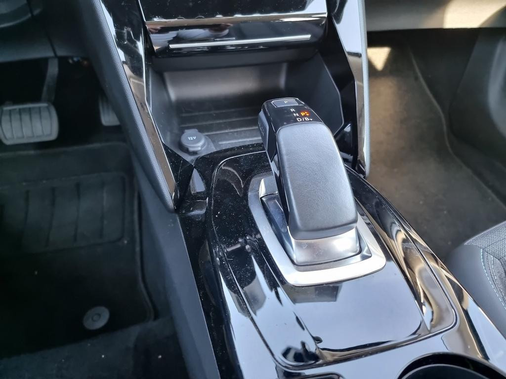 Peugeot e-2008