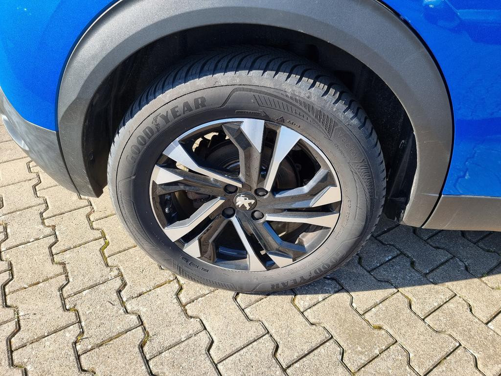 Peugeot e-2008
