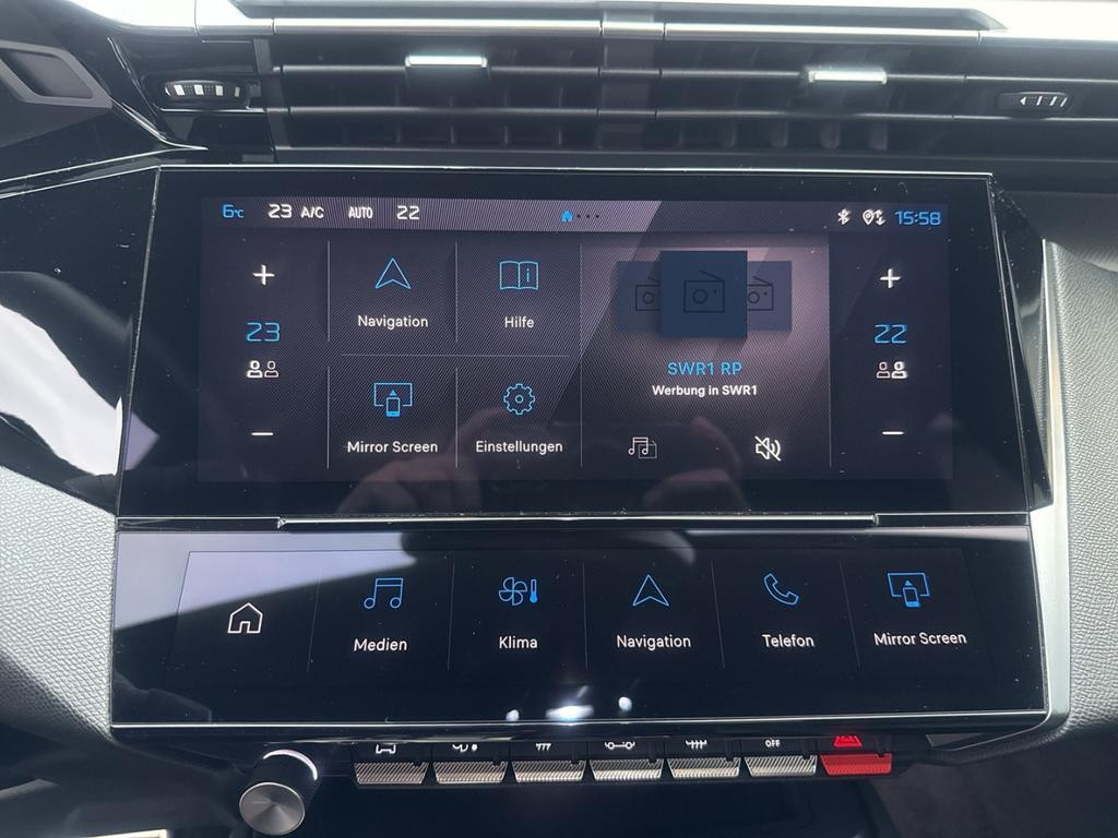Peugeot e-308