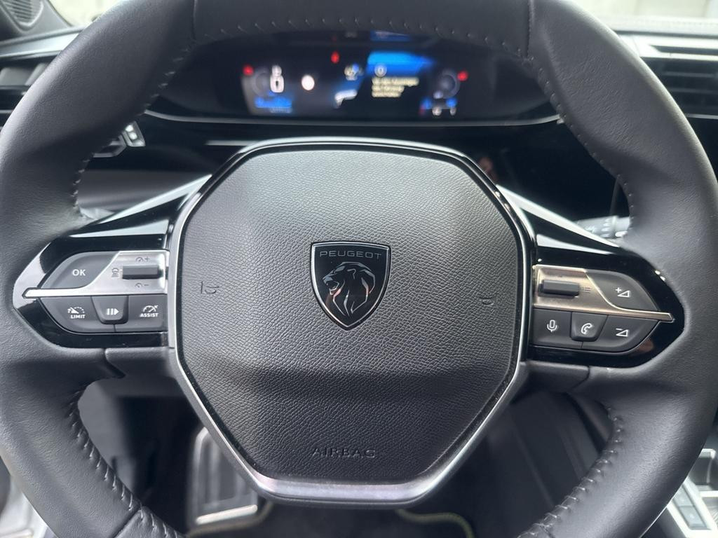 Peugeot e-308