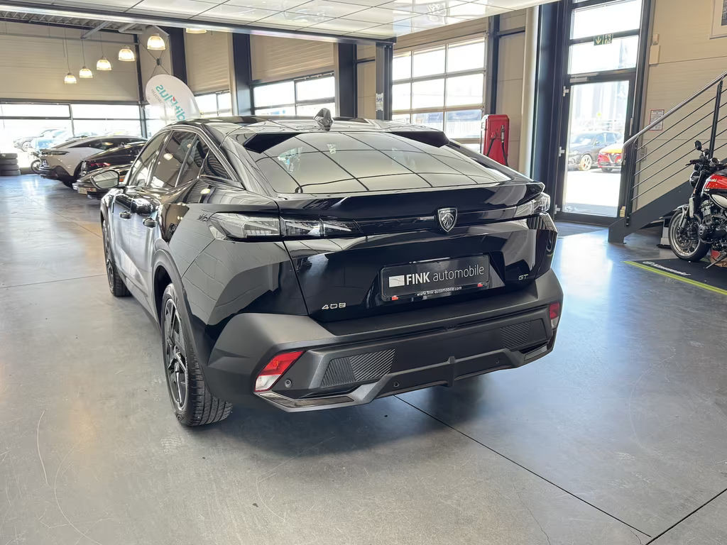 Peugeot 408
