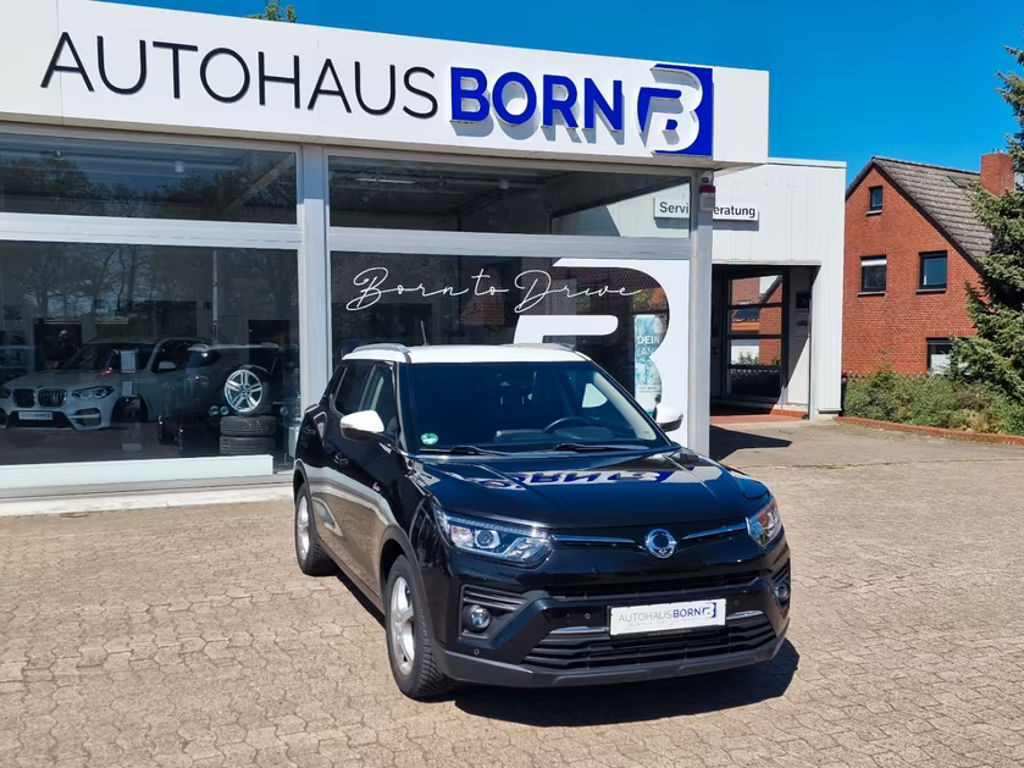 SsangYong Tivoli 1,5 l Benziner  FIZZ AHK KAMERA S/W RÄDER